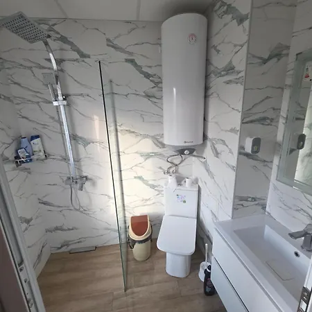 Tyson House Jakuzzi Mikrevo Strumyani
